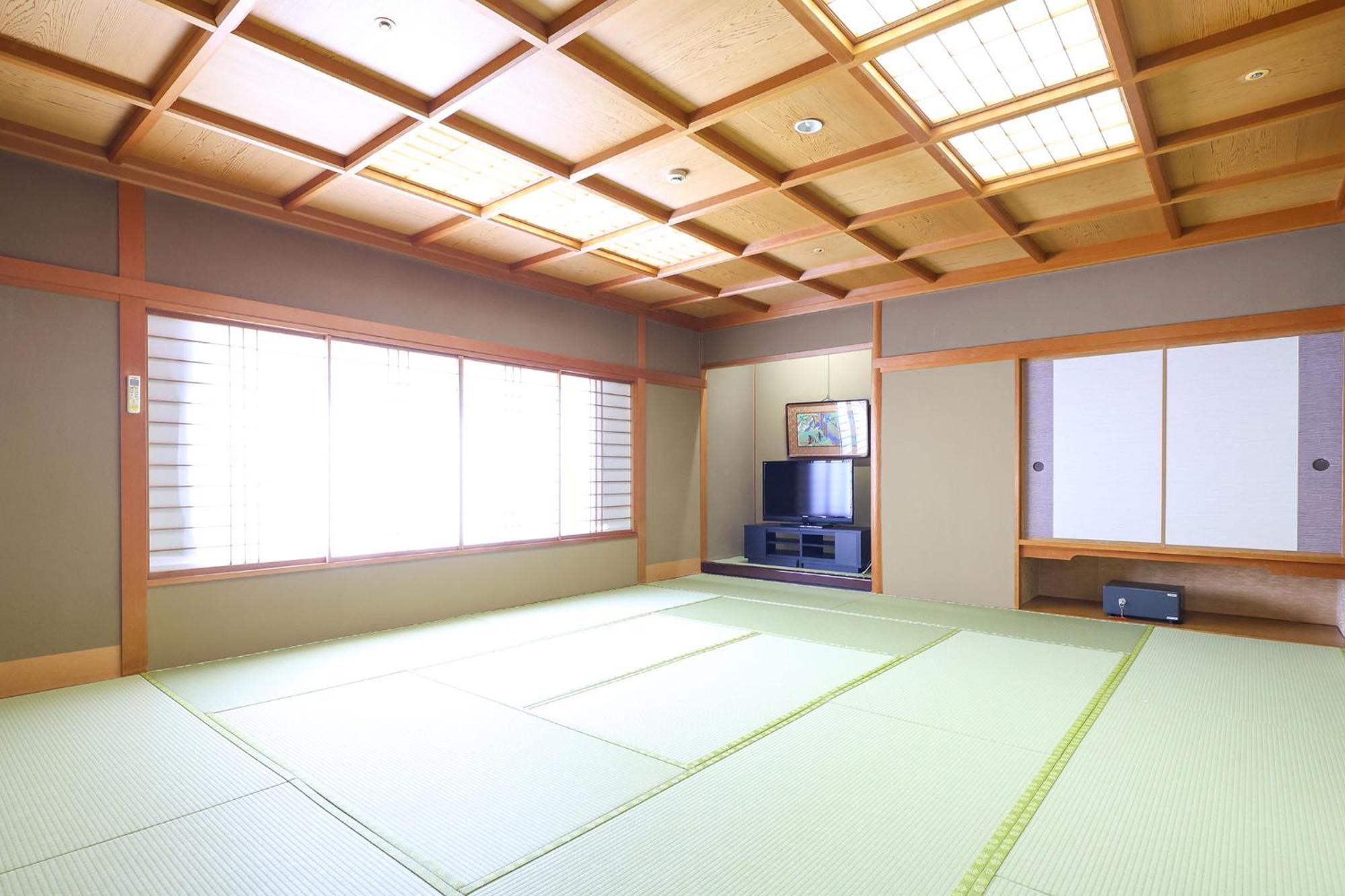 Отель Ooedo Onsen Monogatari Premium Yamashitaya Кага Экстерьер фото