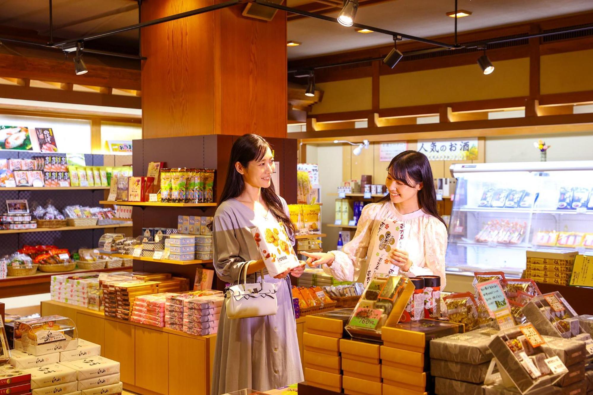 Отель Ooedo Onsen Monogatari Premium Yamashitaya Кага Экстерьер фото