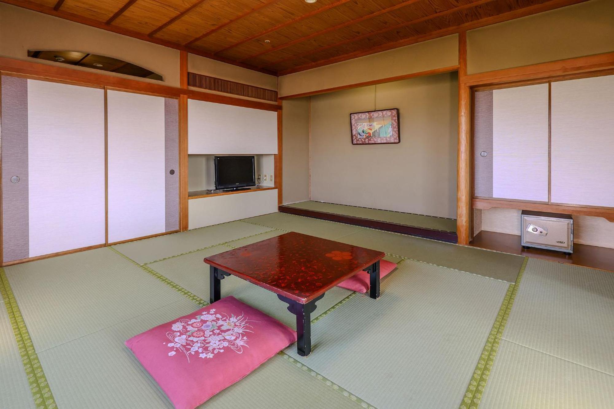 Отель Ooedo Onsen Monogatari Premium Yamashitaya Кага Экстерьер фото